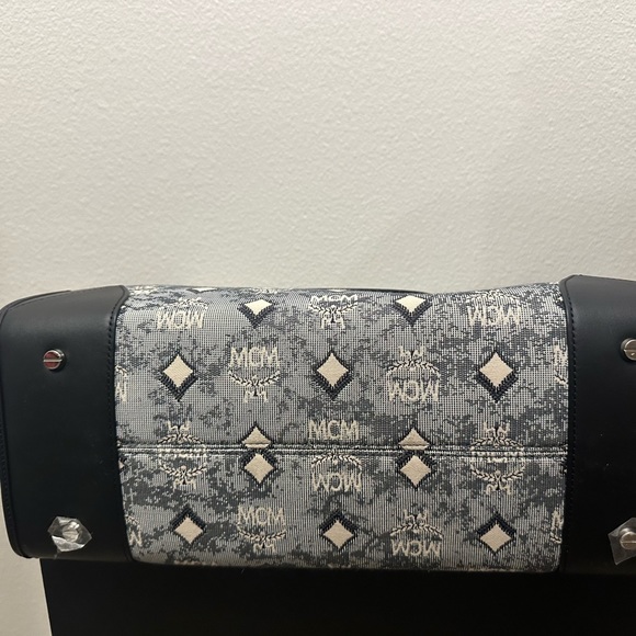 MCM Vintage Jacquard Logo Tote - Picture 6 of 14